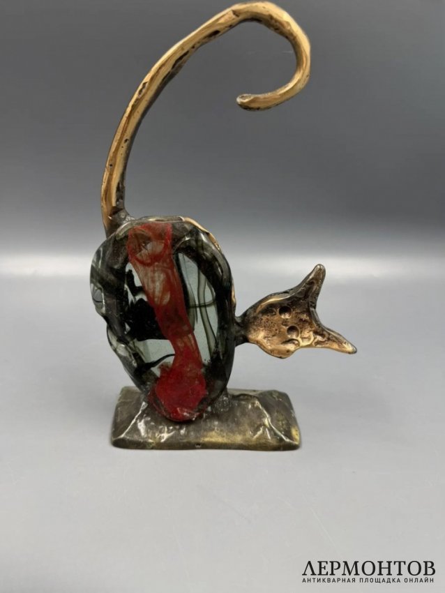 Скульптура «Кошка». Бронза, стекло, скульптор Yves Lohé, Франция