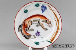 Тарелка Лиса и виноград, по басне И.А. Крылова. Фарфор, роспись. СССР, ГФЗ, 1920е гг.