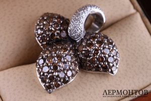 Кольцо и кулон. Зап. Европа, 2 пол. 20 в. Золото, белые и коньячные бриллианты.