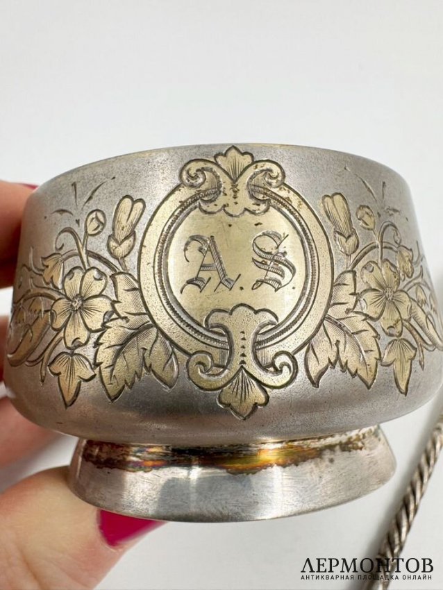 Солонка с ложечкой. Серебро 84 пробы, золочение, Г. Сбитнев, Россия, 1895 год