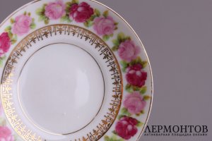 Кофейная пара с изображением розочек. Россия, завод Гарднера, XIX в.