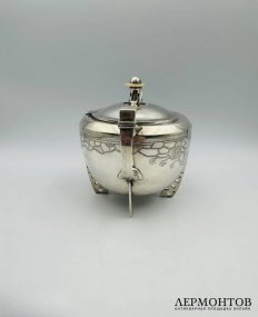 Сахарница в стиле модерн. Серебро 84 пробы, 5-я артель, Россия, 1908–1917 годы