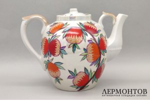 Чайник заварочный Малинка. Художник Н.А. Хренов. Фарфор, роспись. СССР, Дулево, 1984