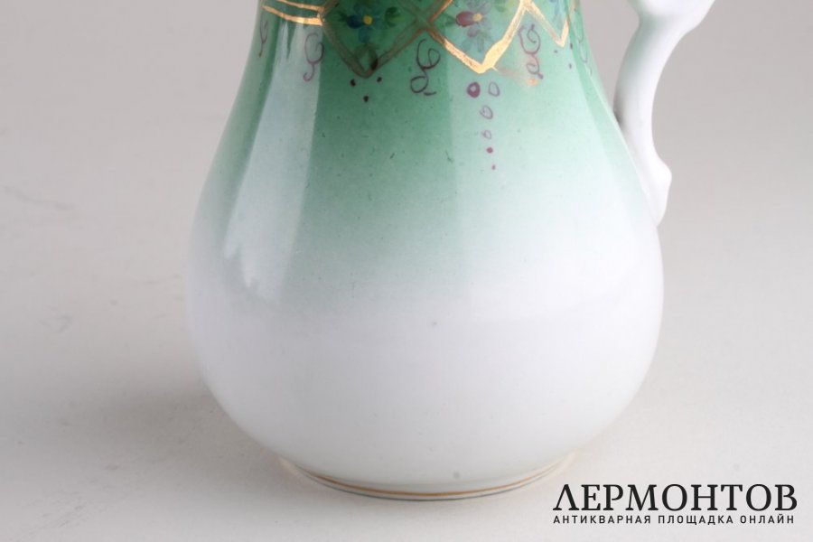 Молочник.Фарфор, роспись. Фабрика Кузнецова. Российская империя, 1890-1910е годы