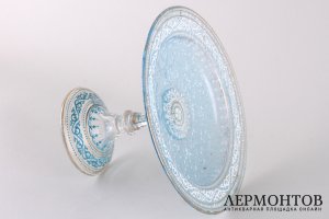 Ваза на ножке. Россия, ИСЗ, 1870-1880-е гг. Стекло, роспись.