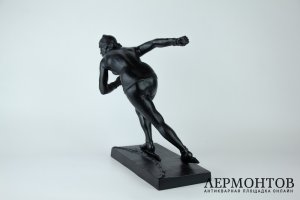 Скульптура Конькобежка Лидия Скобликова. Россия, завод Касли, 1960 г.