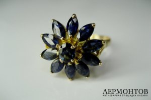 Кольцо. Золото 18 К. Сапфиры. Европа, ХХ век.