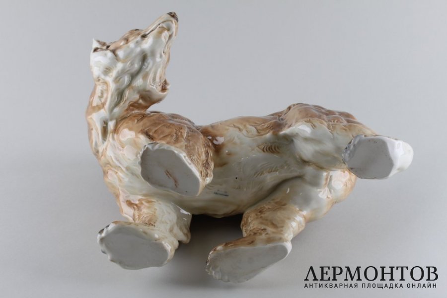 Статуэтка. Бурый медведь. Фарфор. Royal Dux, Чехословакия. c. 1959 год.