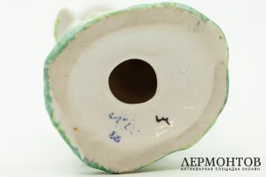 Статуэтка Морячок с гармошкой. СССР, ЛФЗ, автор Г. Столбова, 1970-1986 гг. Фарфор.
