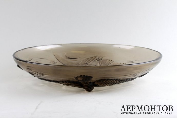 Глубокое блюдо art dеco из коричневого стекла. Verlys. Франция, 1930-е годы