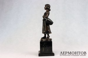 Скульптура. Девушка с кувшинами. Бронза. Hans Keck. Германия 
