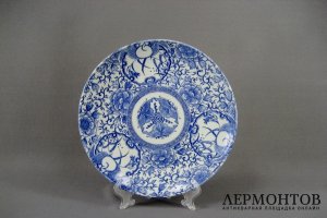 Декоративная тарелка. Фарфор. Восток, XIX век.