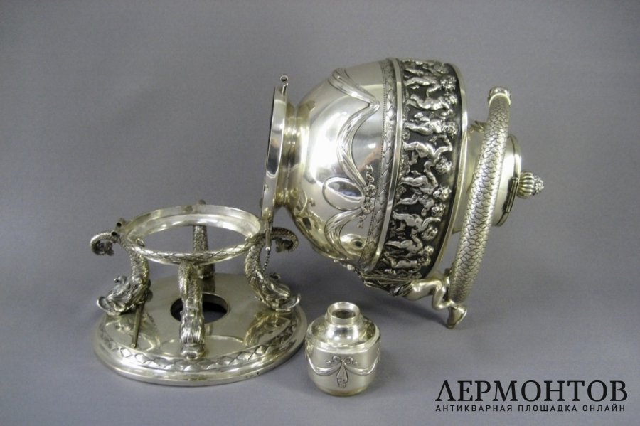 Бульотка. Серебро 800 пробы. Германия, XIX век. Высота 35 см.