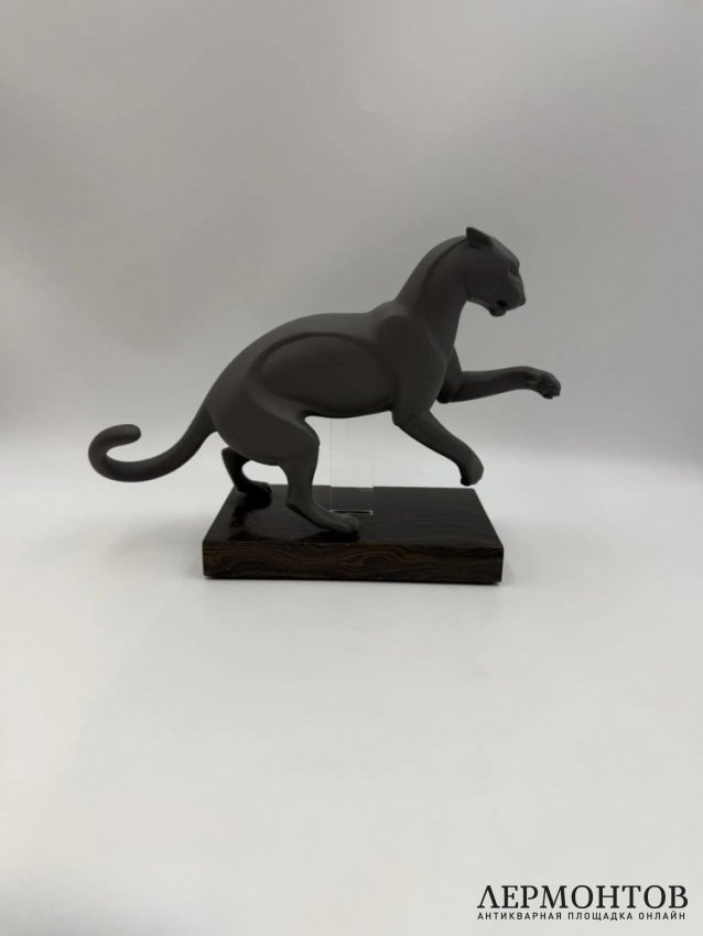 Скульптура «Пума» на постаменте. Фарфор, дерево, Lladro, Испания