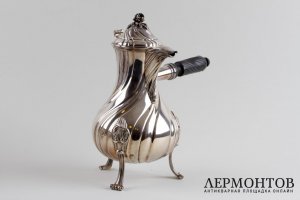 Кофейник Leon Lapar в стиле рококо. Серебро 950 пробы. Франция, XIX в.