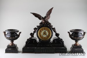 Часы каминные с фигурой орла. Германия, первая половина ХХ века.