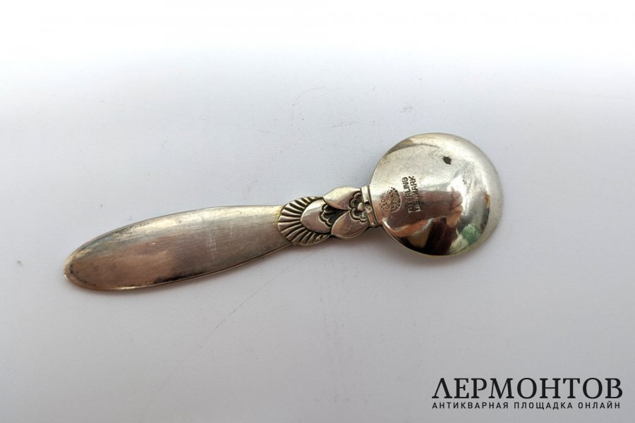 Парные солонки в стиле ар-деко. Серебро, эмаль. Дания, Georg Jensen, после 1945 года.