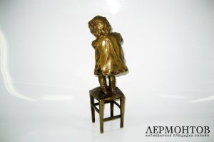 Композиция Девочка на табурете. Х. Клара. Бронза. Франция, начало ХХ века.