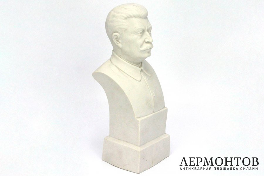 И.В. Сталин, бюст. Фарфор. СССР, Дулево, Куров, 1940-50е гг. Авторский.