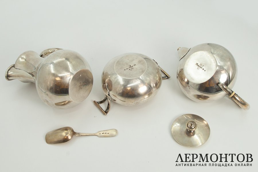 Чайно-кофейный сервиз. Российская Империя, фирма И. Сазикова, 1869-1870 г. Серебро.