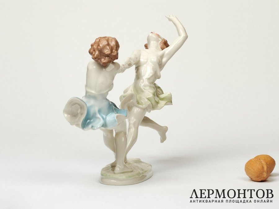 Статуэтка «Девушки кружатся». Фарфор, Hutschenreuther, Германия, 1955–1968 годы