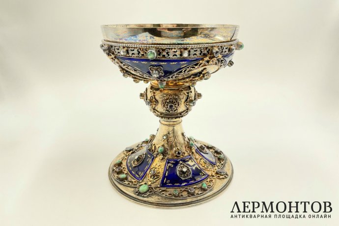 Чаша декорированная драгоценными камнями и эмалевыми накладками. Австрия,Вена, 1814 год. Серебро 925