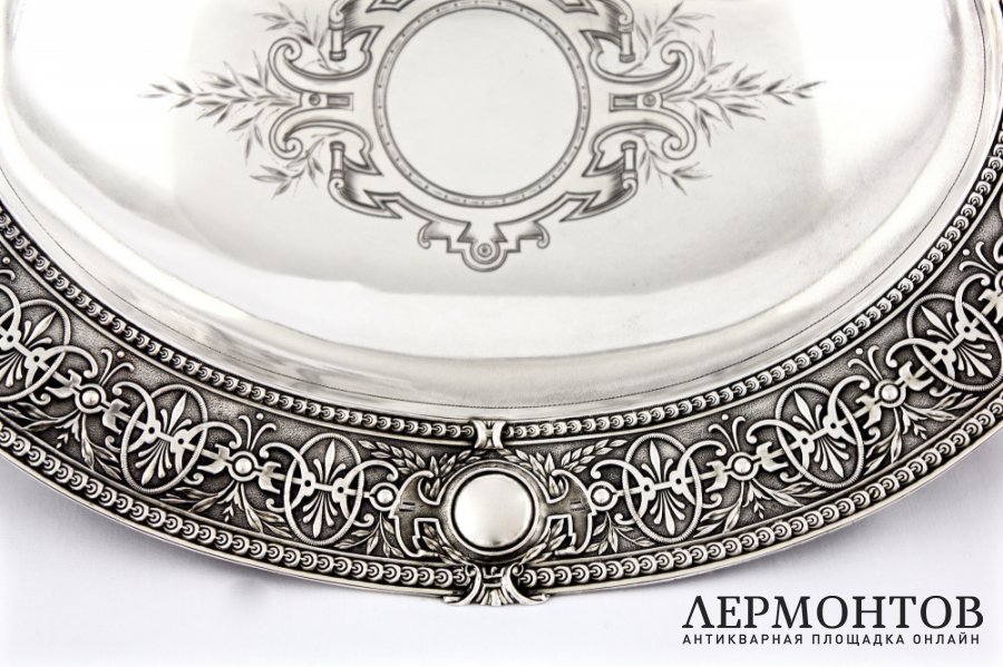 Сухарница на ножках. Серебро 800 пробы. Германия, XIX в.
