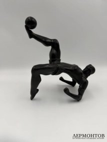 Скульптура «Футболист», 17 см. Бронза, скульптор Я. Я. Нейман, Россия