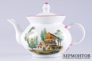 Чайник с изображениями архитектуры. Россия, конец 19 в., частный завод в г. Гжель. Фарфор, роспись.
