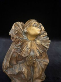 Скульптура Пьеро. Франция, Lucien Alliot, 1920-30-е гг. Бронза, золотистый лак.