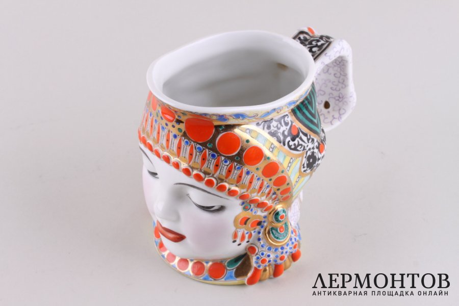 Кружка Молоко. СССР, ЛФЗ, автор модели Данько, 1960-е гг. Фарфор, роспись.