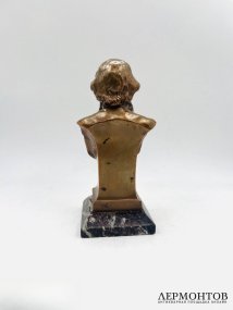 Бюст Л. Н. Толстого. Омеднённый сплав, камень, Россия, 1911–1915 годы