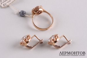 Комплект из кольца и серег формы малинка с бриллиантами. Золото 583 пр. СССР, 1975