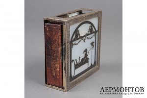 Коробка для спичек с изображением девушки с попугаем. Германия, нач. 20 в. 