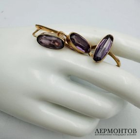 Комплект: кольцо и серьги с александритами. Золото 583 пробы, СССР, 2-я пол. 20 в.