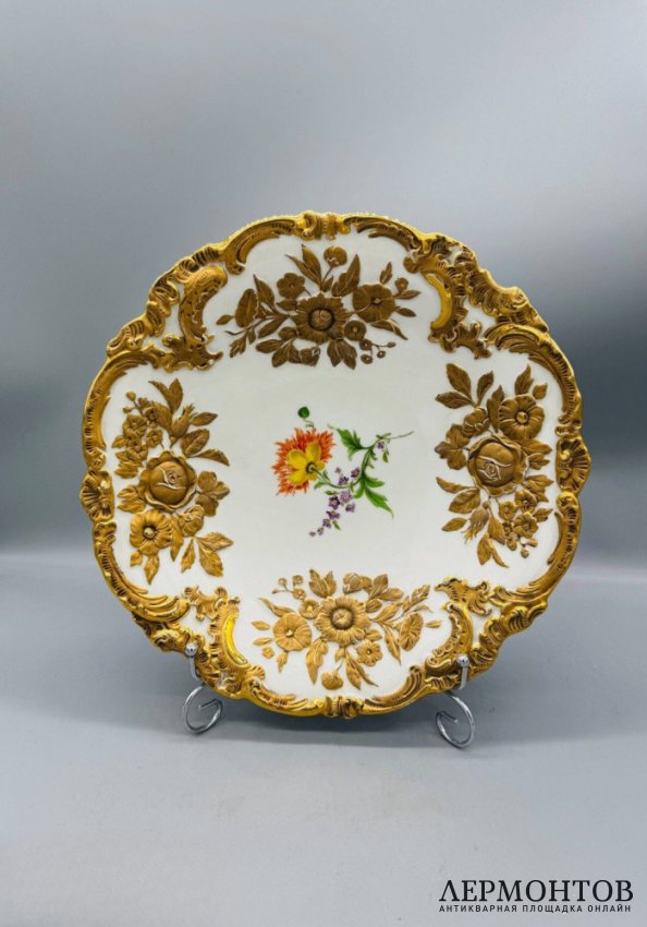 Настенное блюдо с цветами. Фарфор, лепка, роспись, Meissen, Германия, 1-я половина 20 века
