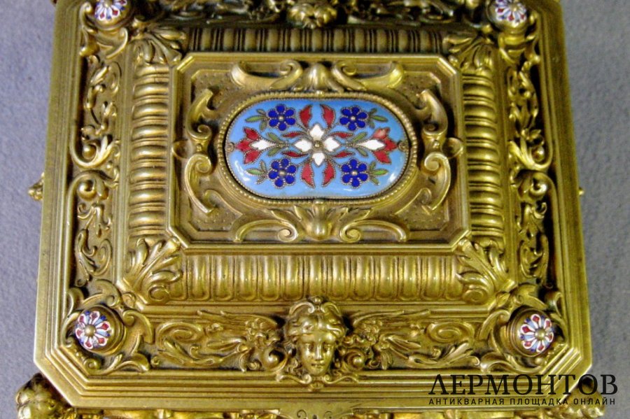 Шкатулка для украшений. Бронза, золочение, эмаль. Европа, XIX век.