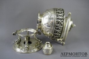 Бульотка. Серебро 800 пробы. Германия, XIX век. Высота 35 см.