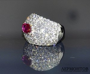 Кольцо с рубином и бриллиантами 6,20 карат. Золото 750 пробы.