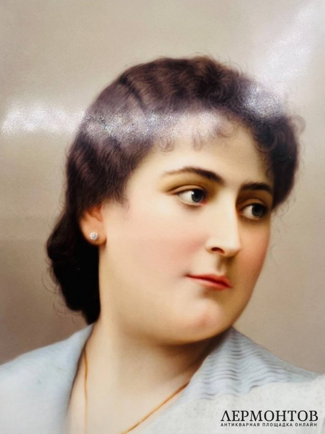 Пласт «Девушка в золотых украшениях». Фарфор, живопись, KPM, Германия, 1837–1844 годы