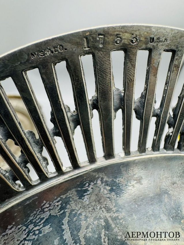 Ваза-конфетница с цветочными гирляндами. Металл, серебрение, Meriden Silver Plate, США, конец 19 века