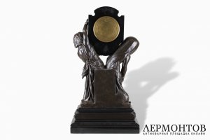 Каминные часы с путти. Les debardeurs. Edmond Lefever. Бронза. Франция, 1880 год.
