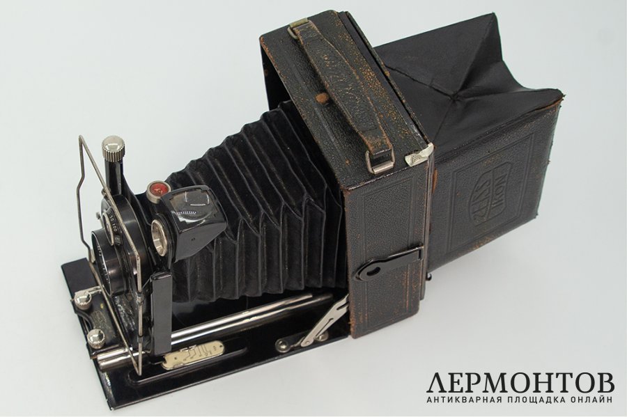 Фотоаппарат Zeiss Ikon, объектив Dominar Anastigmat, затвор Klio. Германия, 1930-е гг