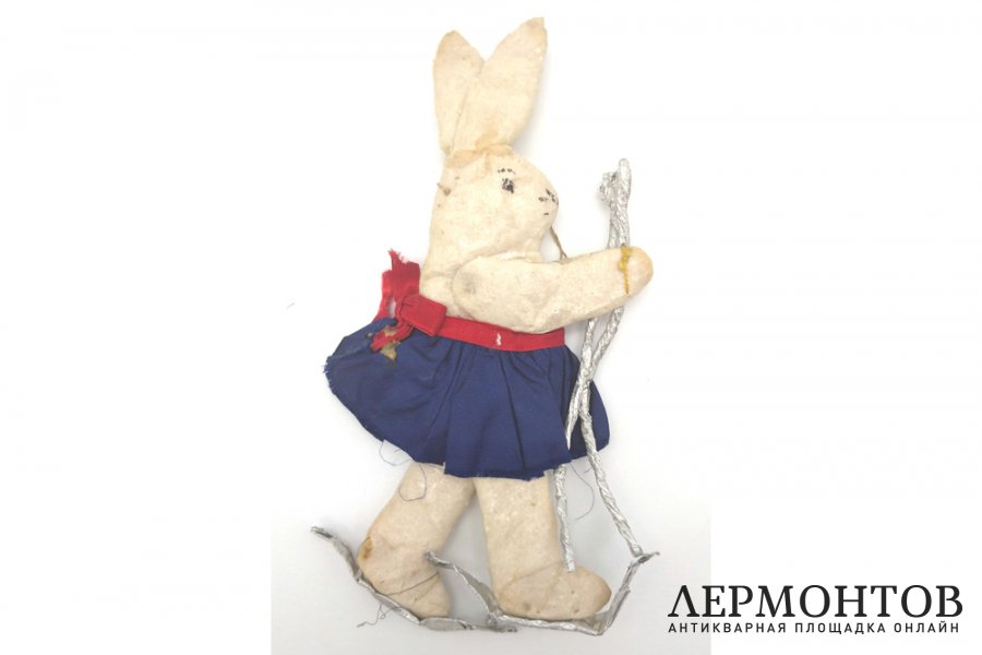 Елочная ватная игрушка Заяц на лыжах. СССР, конец 1930-х-1940-е гг.