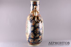 Ваза напольная с ручками в виде китайских драконов. Середина 20 в.