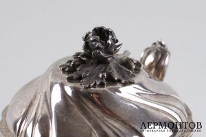 Шоколадник Leon Lapar в стиле рококо. Серебро 950 пробы. Франция, XIX в.