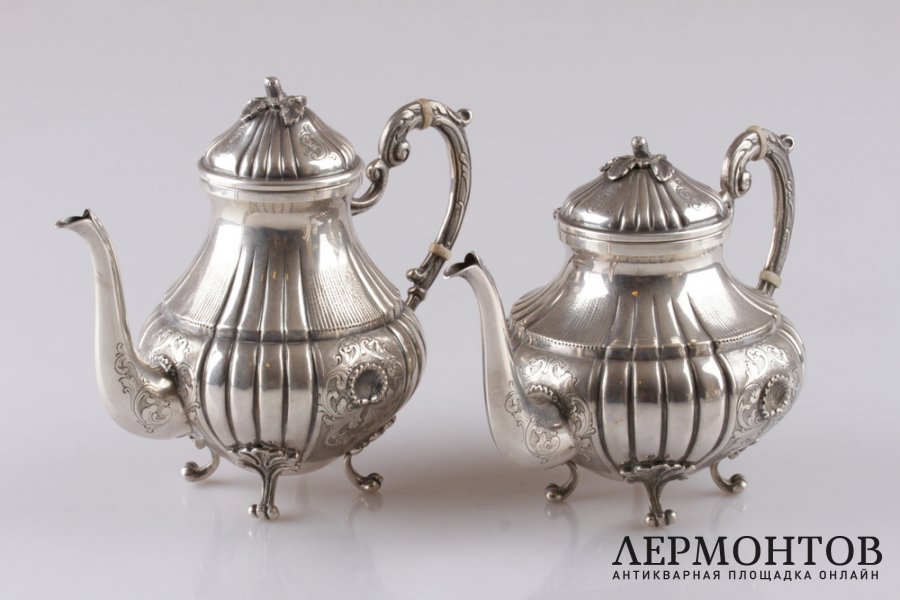 Чайный и кофейный сервиз из серебра 800 пробы. Италия, XX век.