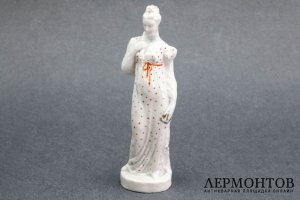 Статуэтка Девушка в задумчивости. Татьяна Ларина. А. Д. Бржезицкая. Дулево, 1940е
