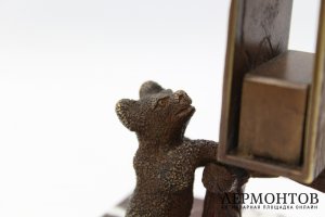 Спичечница из письменного набора в русском стиле Медведь. Россия, 1880-1890-е гг.