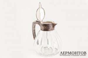 Кувшин для напитков с фигурным туловом. Германия, 1930-е гг. Серебро 800 проба.